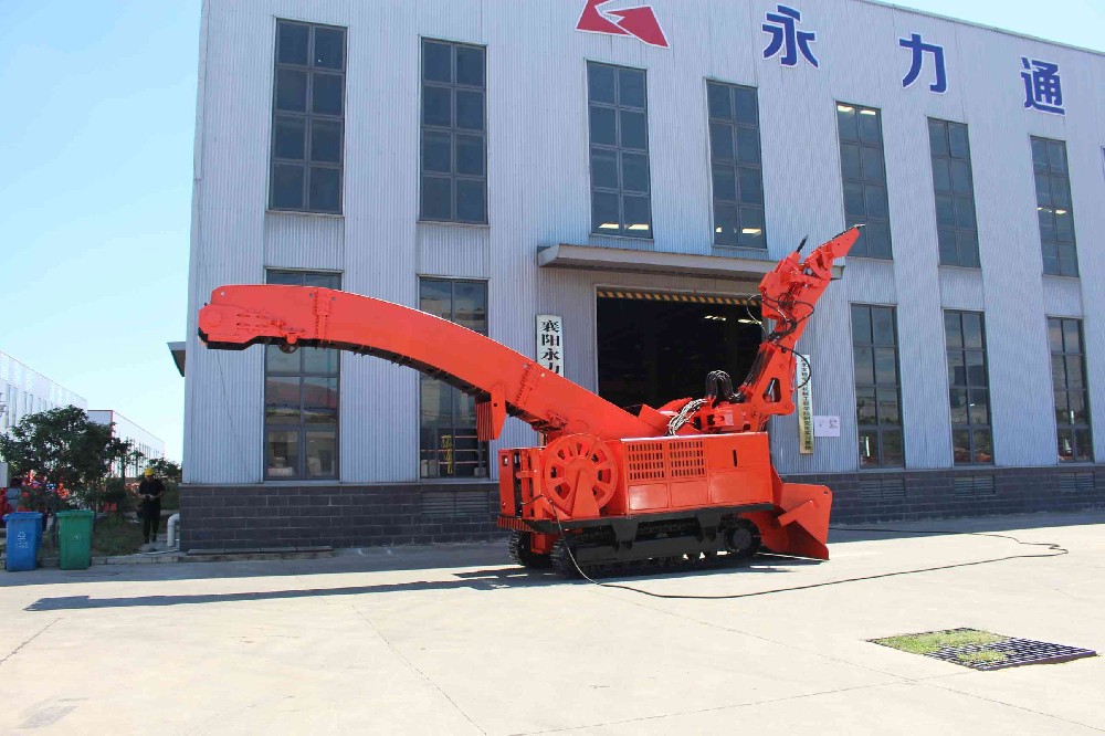 永力通扒渣機的液壓系統如何提升作業效率?