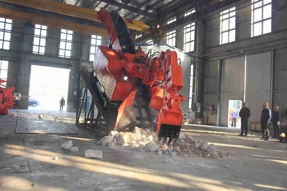 撬毛臺車工作原理詳解：如何高效清除頂板浮石？
