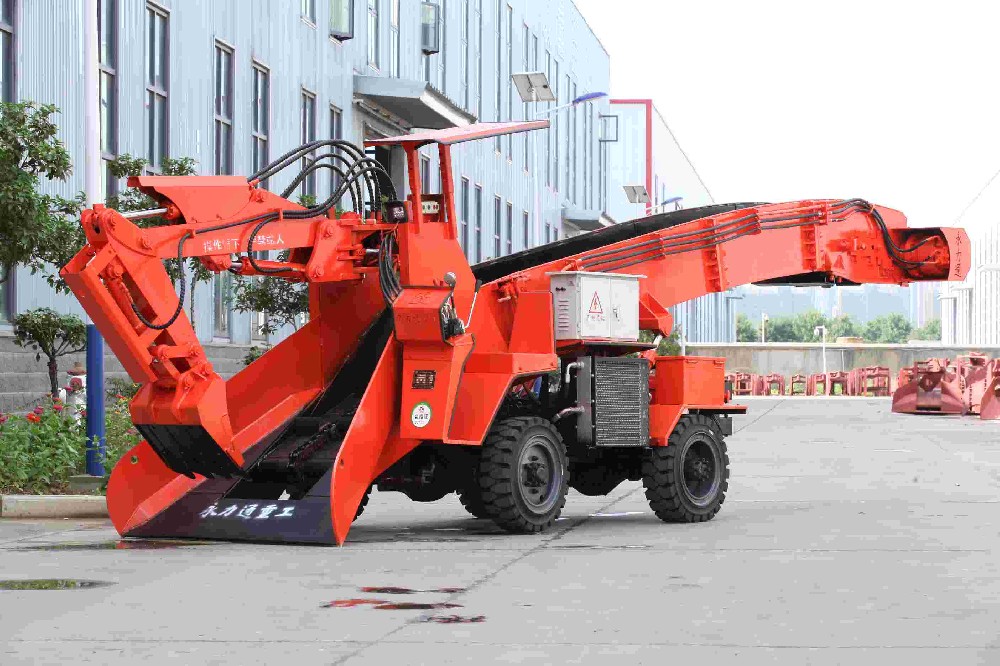 洛陽隧洞扒渣機(jī)哪個(gè)品牌好？廠家對(duì)比分析
