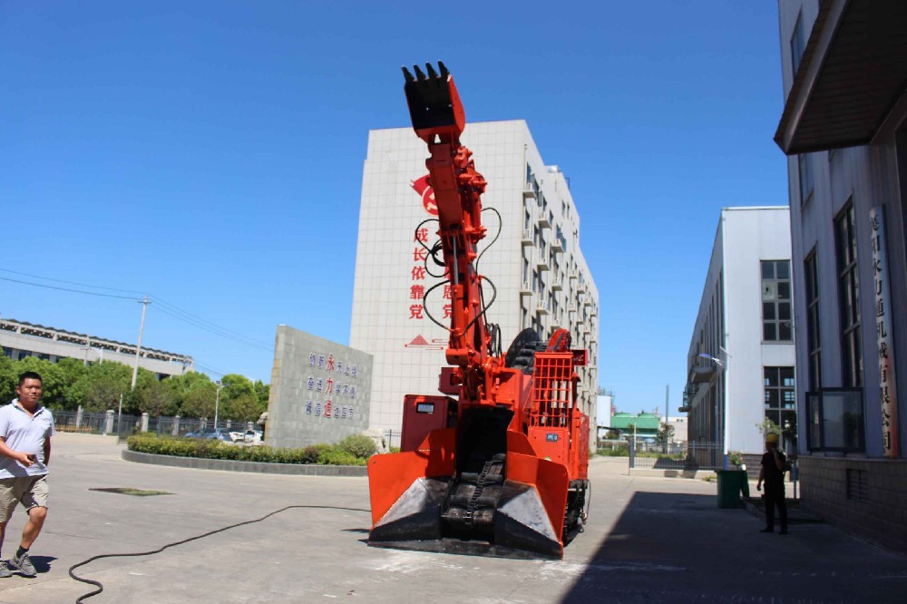 銑挖機巖石破碎效率對比:附扒渣機聯動方案