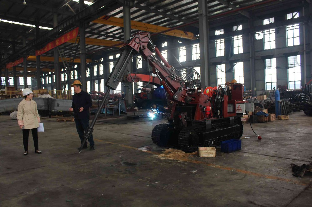 某金礦實(shí)測(cè)：撬毛臺(tái)車使支護(hù)效率提升40%
