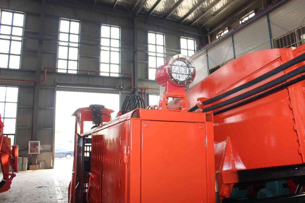 扒渣機(jī)行業(yè)標(biāo)準(zhǔn)解讀：規(guī)范引領(lǐng)，推動產(chǎn)品質(zhì)量穩(wěn)步提升
