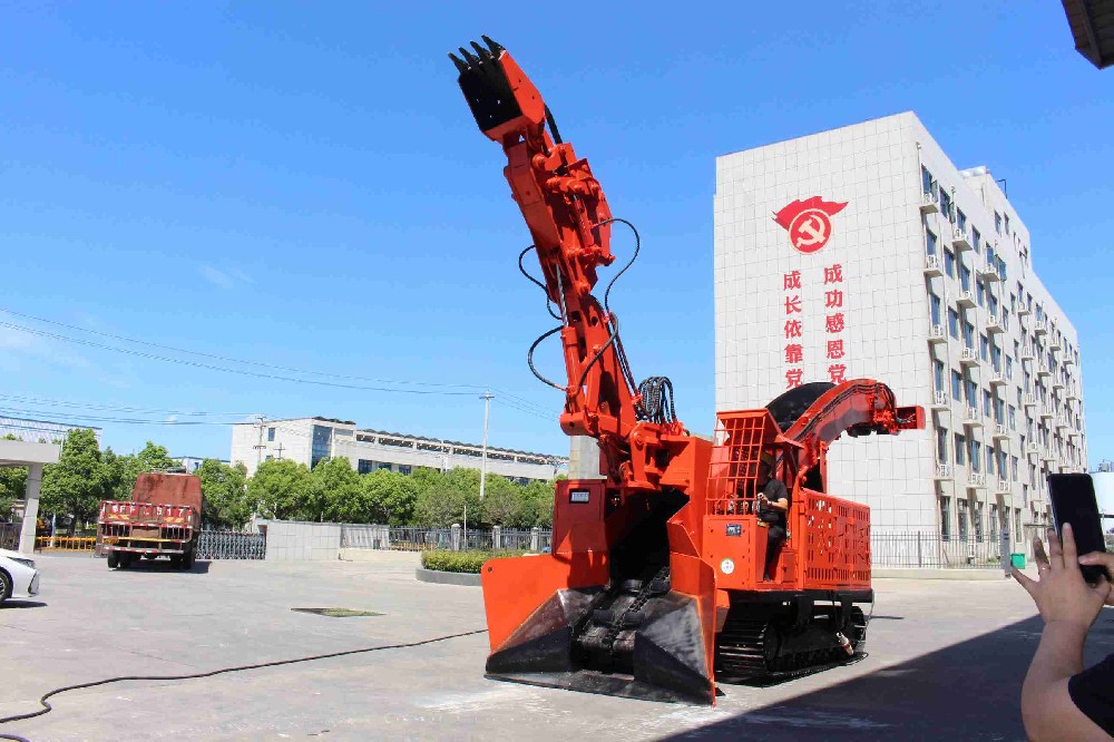 礦山生產效率提高50%的神器：液壓扒渣機
