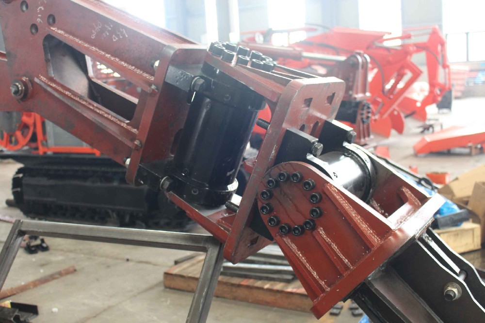 履帶扒渣機配件選購技巧，避免劣質產品
