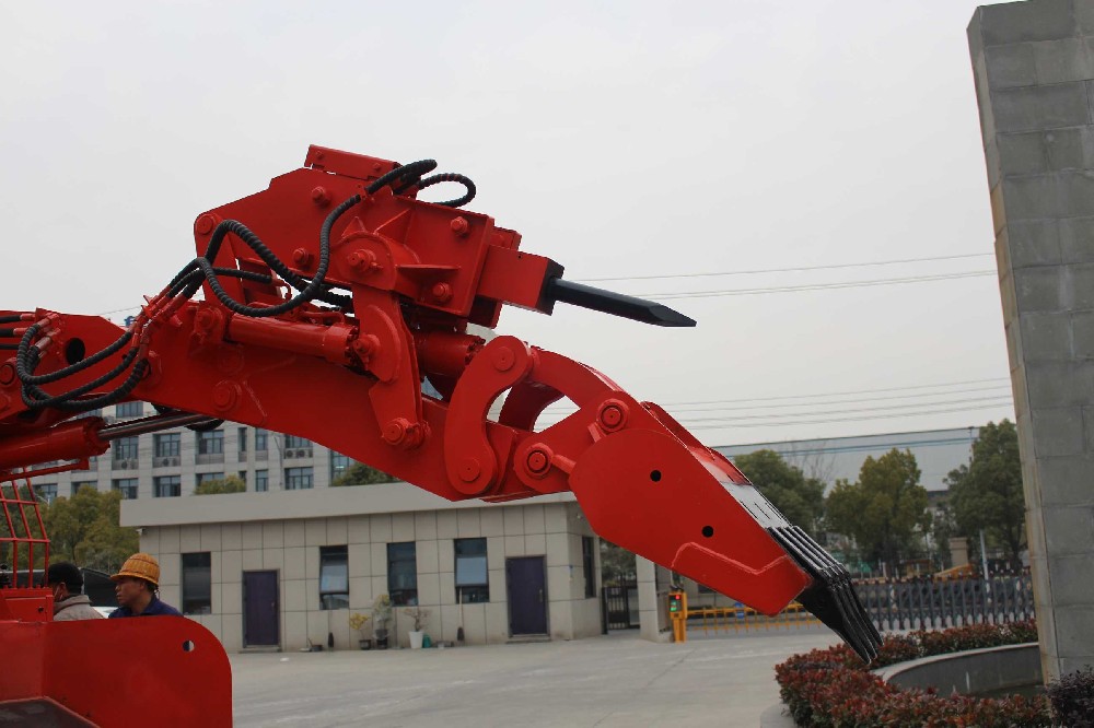 10噸礦車(chē)發(fā)動(dòng)機(jī)積碳清理，恢復(fù)動(dòng)力性能
