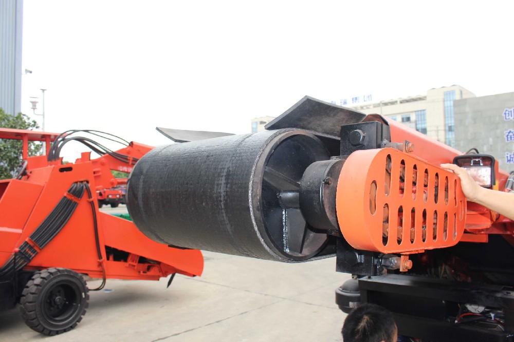 撬毛臺(tái)車在破碎頂板條件下的作業(yè)技巧